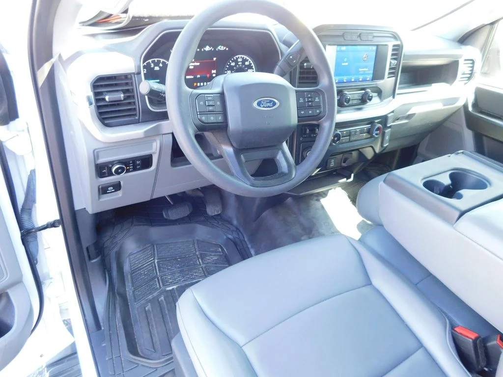 Used 2022 White Ford XL image 17