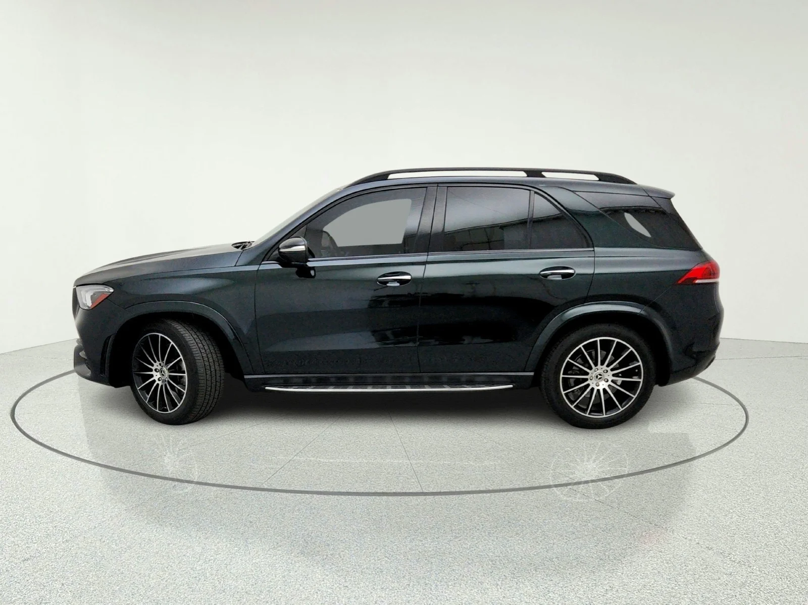 Used 2021 Emerald Green Metallic Mercedes-Benz GLE 450 image 14