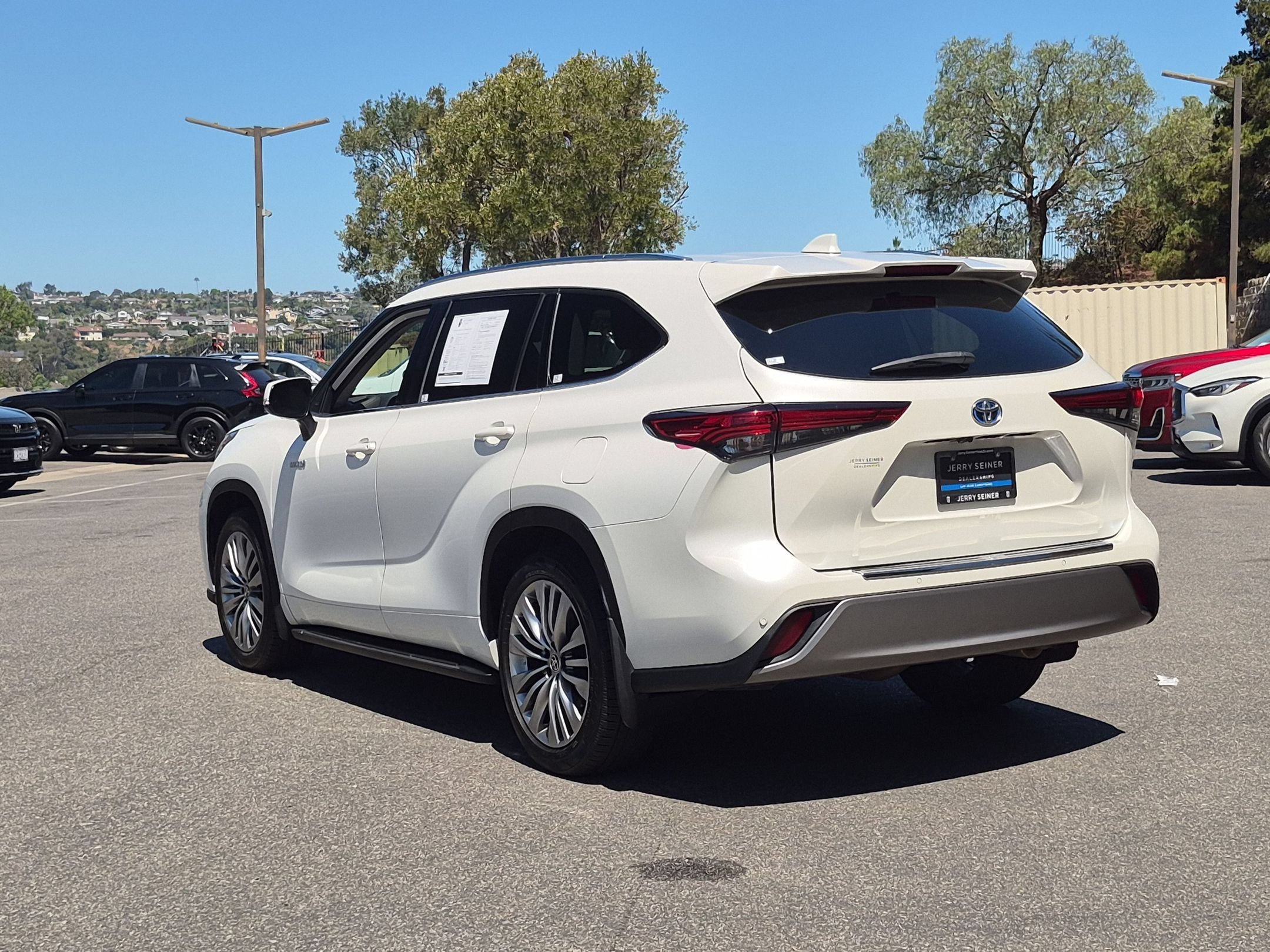Used 2021 Blizzard Pearl Toyota Hybrid Platinum image 3