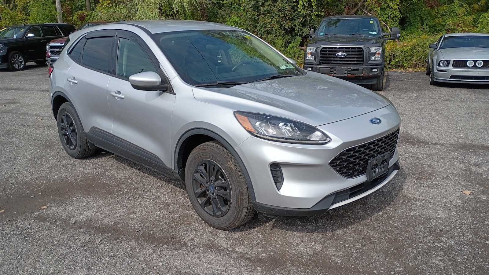 Used 2018 Ruby Red Metallic Tinted Clearcoat Ford SE image 2