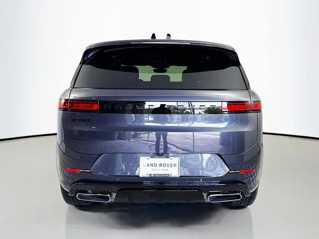 Certified Used 2025 Gray Land Rover Dynamic SE image 6