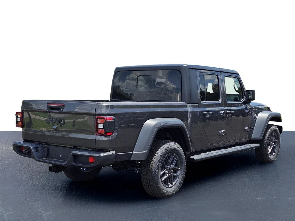 New 2026 Granite Crystal Metallic Clear-Coat Exterior Paint Jeep Sport S image 9