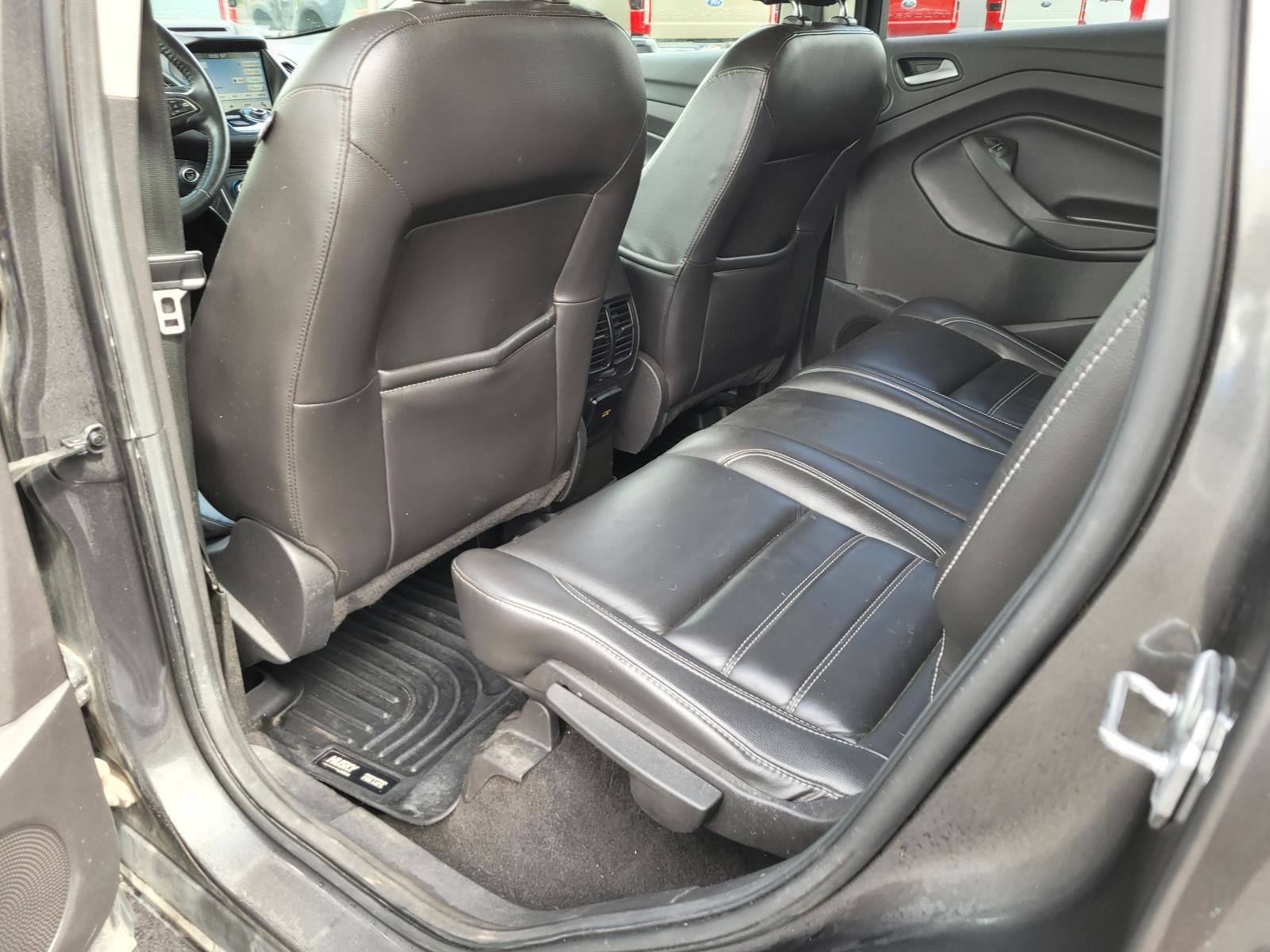 Used 2017  Ford Titanium image 14