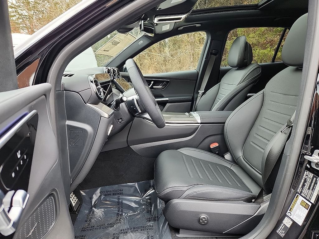 Used 2026 Black Mercedes-Benz GLC 300 image 9
