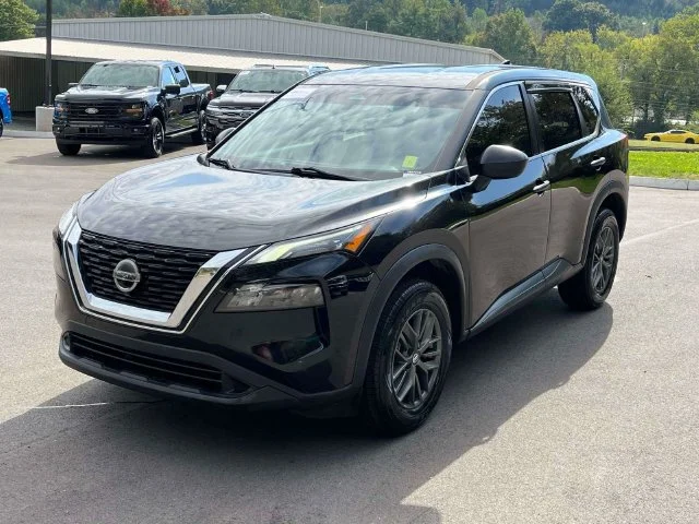 Certified Used 2021 Super Black Nissan S image 7