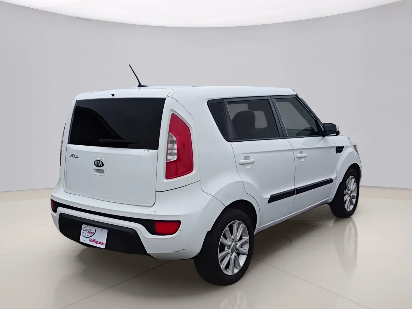 Used 2013 White Kia ! WAGON image 5
