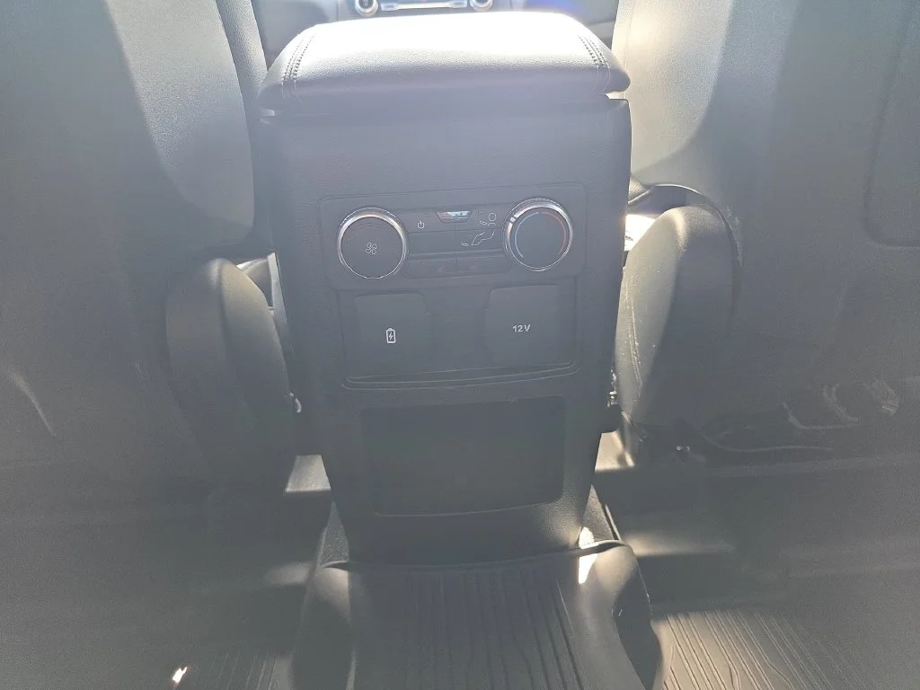 Used 2020 Black Ford XLT image 9