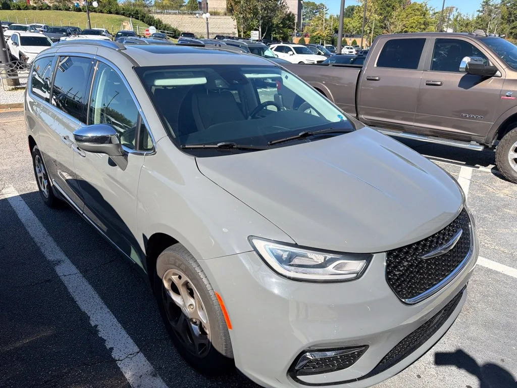 Used 2021 White Chrysler Limited image 7