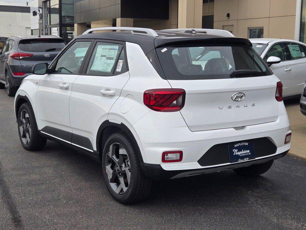 New 2026 Lunar Hyundai SEL w/Two-Tone Roof image 12