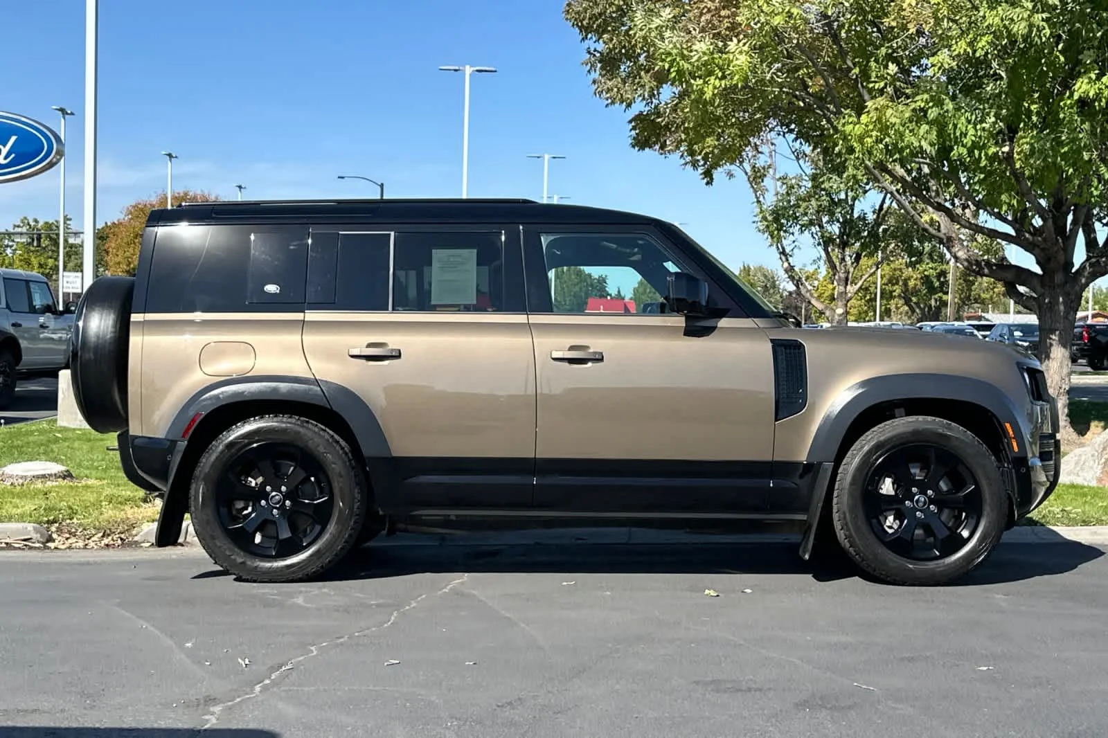 Used 2023 Gondwana Stone Land Rover X-Dynamic SE image 8