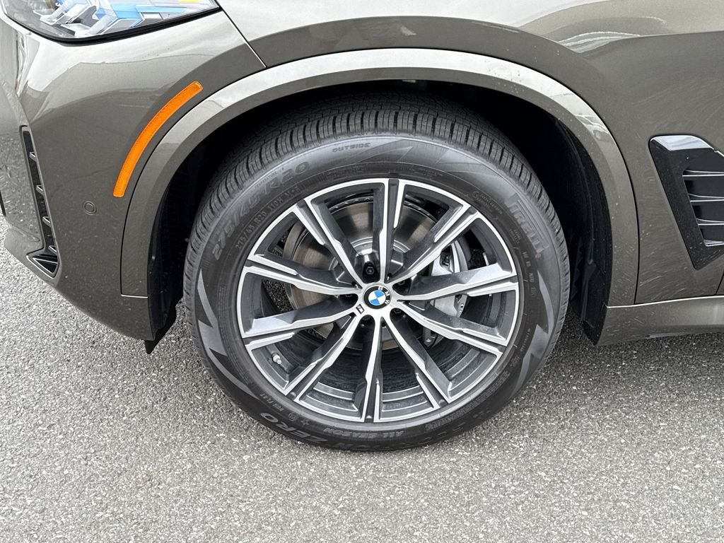 New 2026 Green Metallic BMW xDrive40i image 10