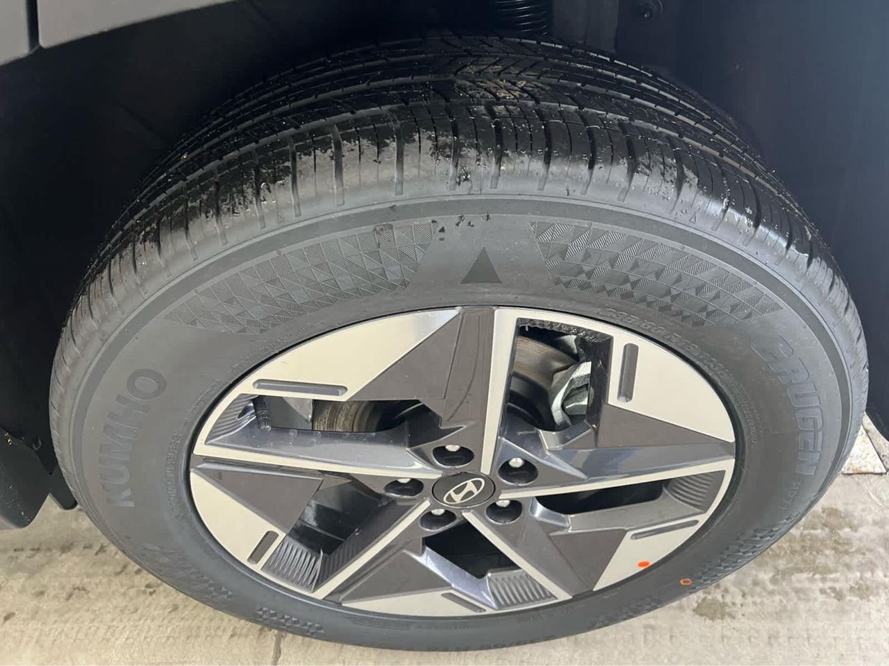 New 2026 Ecotronic Gray Hyundai SEL Premium AWD image 10