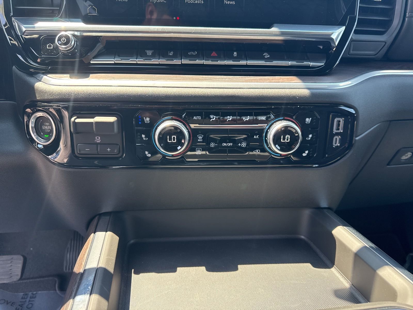 2025 GMC Sierra 3500HD SLT - Photo 22