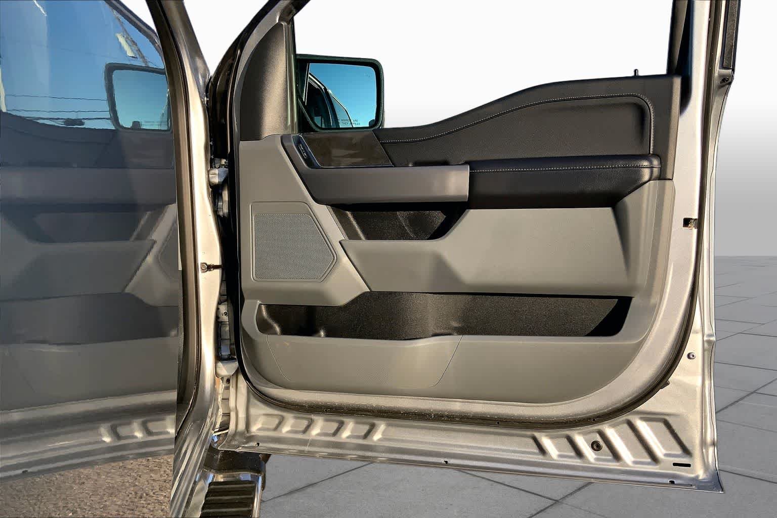 Used 2025 Iconic Silver Ford XLT image 23
