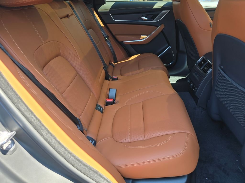 2026 Jaguar F-Pace R-Dynamic S - Photo 22