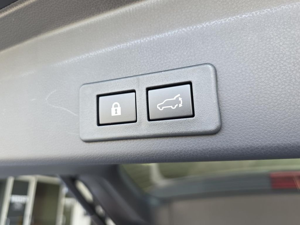 New 2026 CRYSTAL BLACK SILICA Subaru Limited 7-Passenger image 16