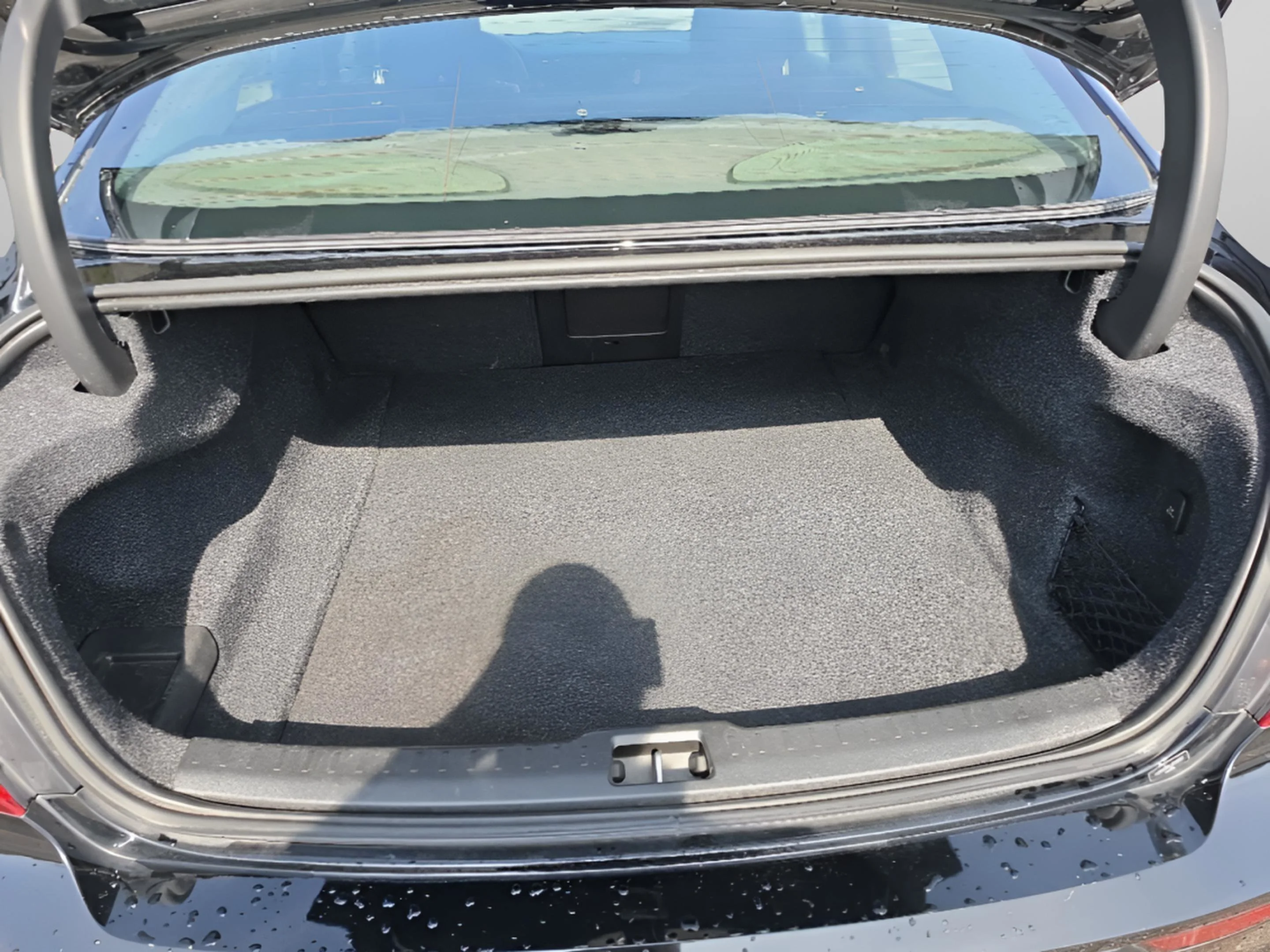 Used 2020 Black Volvo Momentum image 11