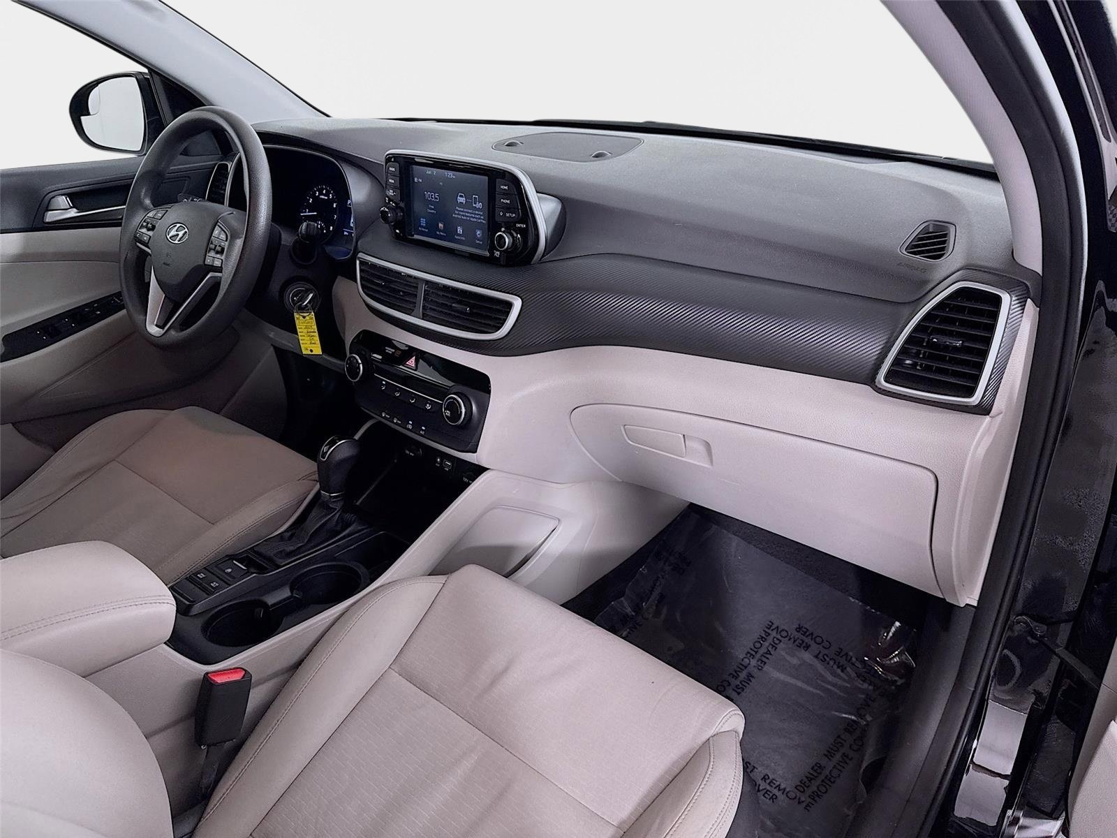 Used 2019 Black Noir Pearl Hyundai SE image 26