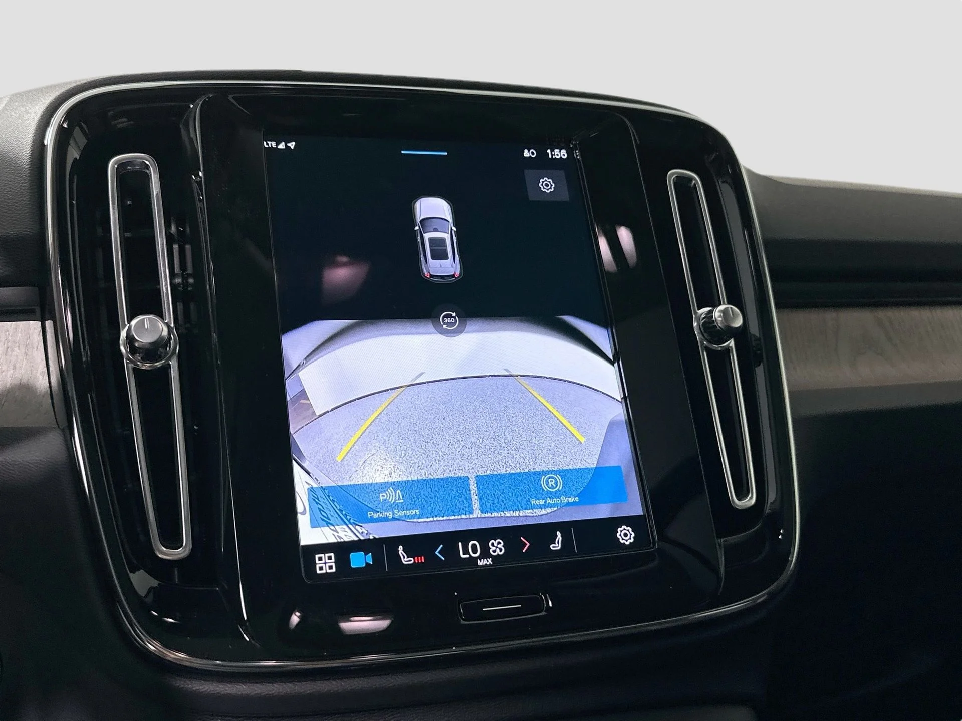 2025 Volvo XC40 Ultra - Photo 12