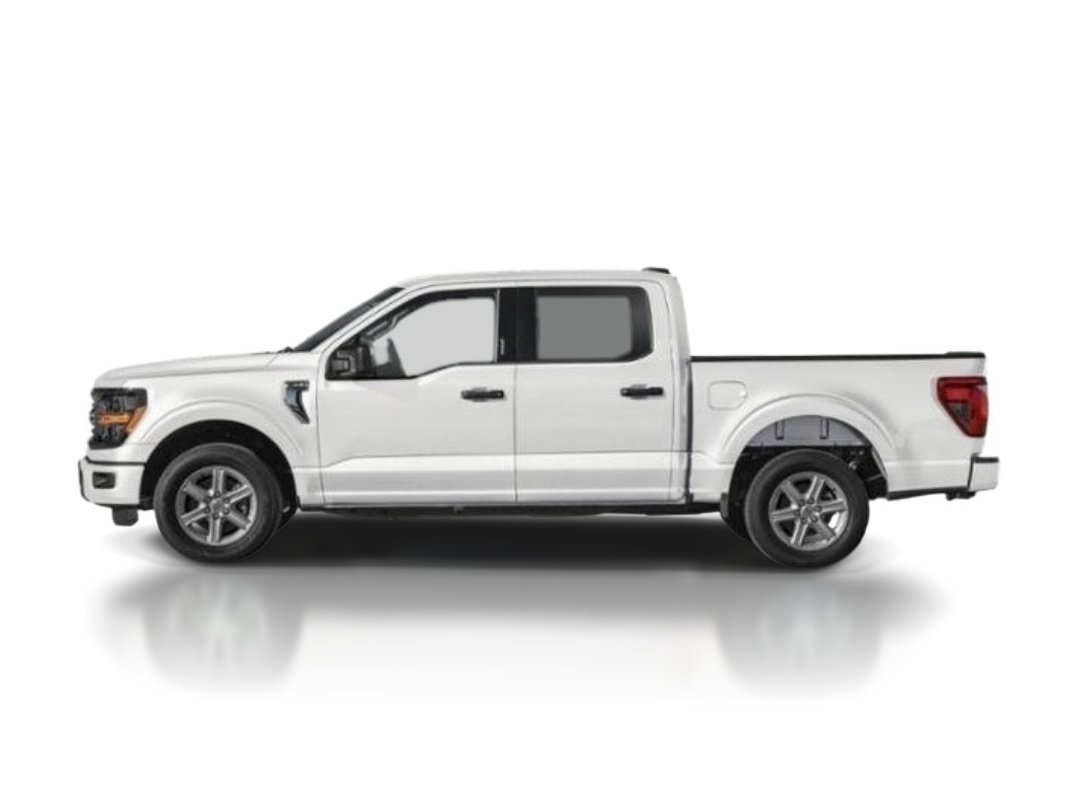 New 2026 Oxford White Ford XLT image 2