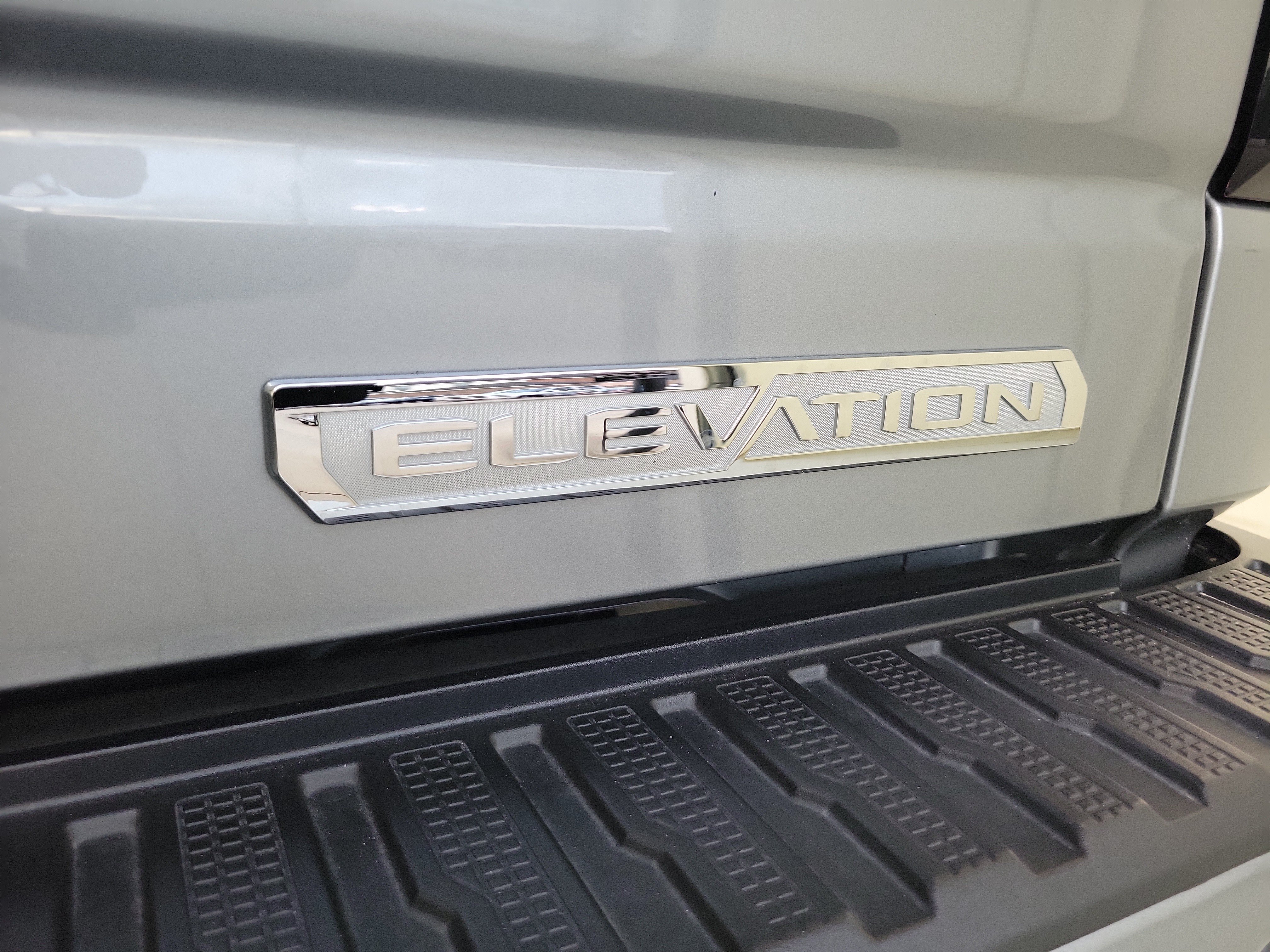 Used 2026 Sterling Metallic GMC Elevation image 8