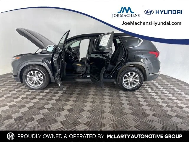 Used 2019 Black Hyundai SE image 9