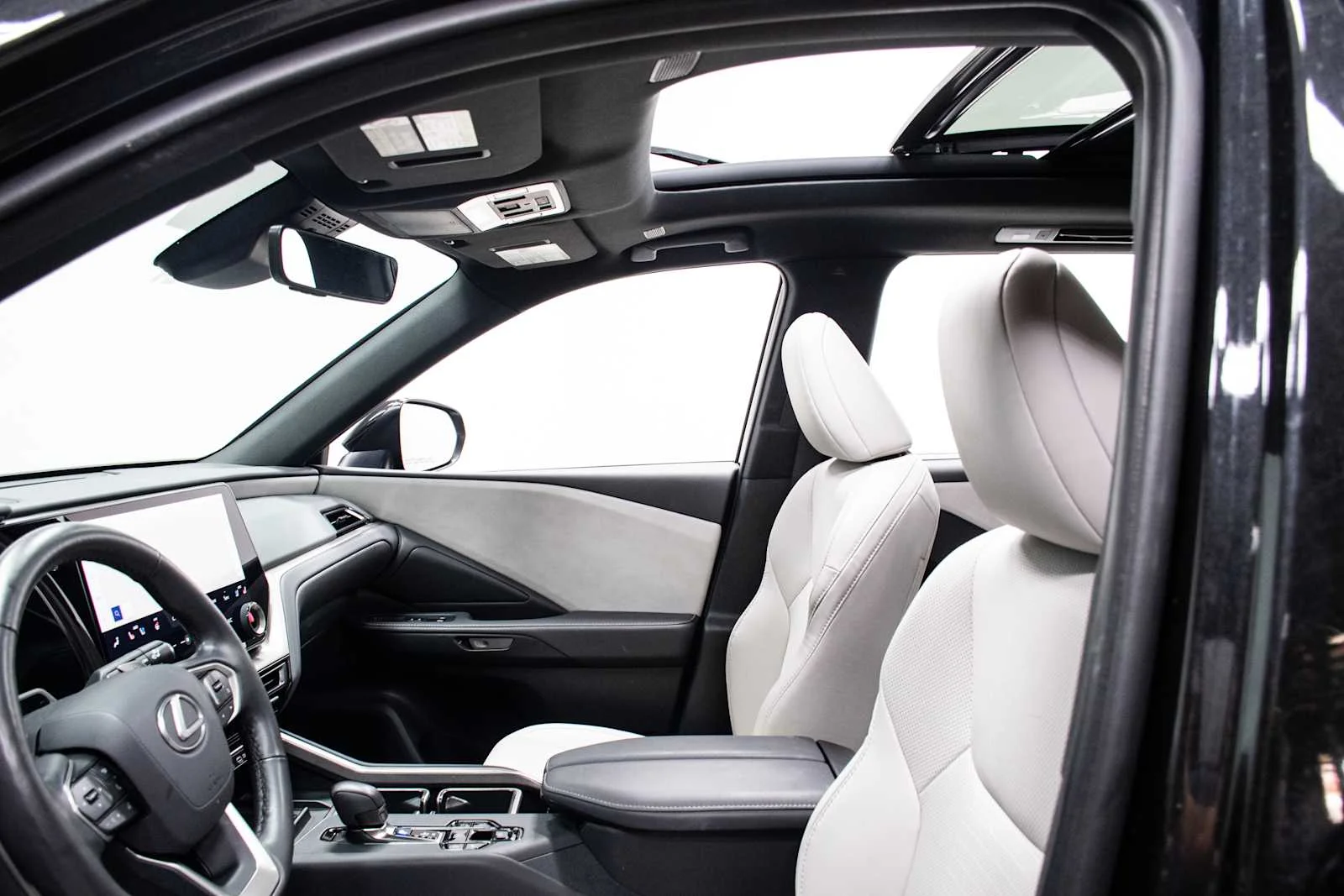 Certified Used 2025 CAVIAR Lexus Premium image 15