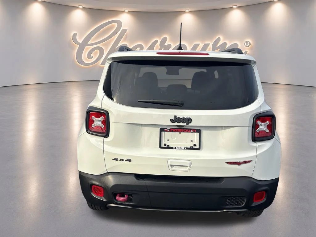 Used 2019 White Jeep Trailhawk image 4