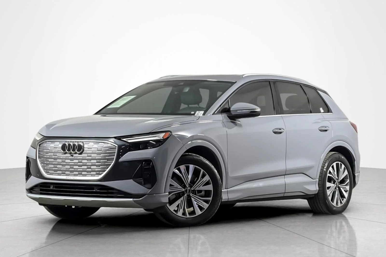Certified Pre-Owned 2023 Q4 40 e-tron SUV