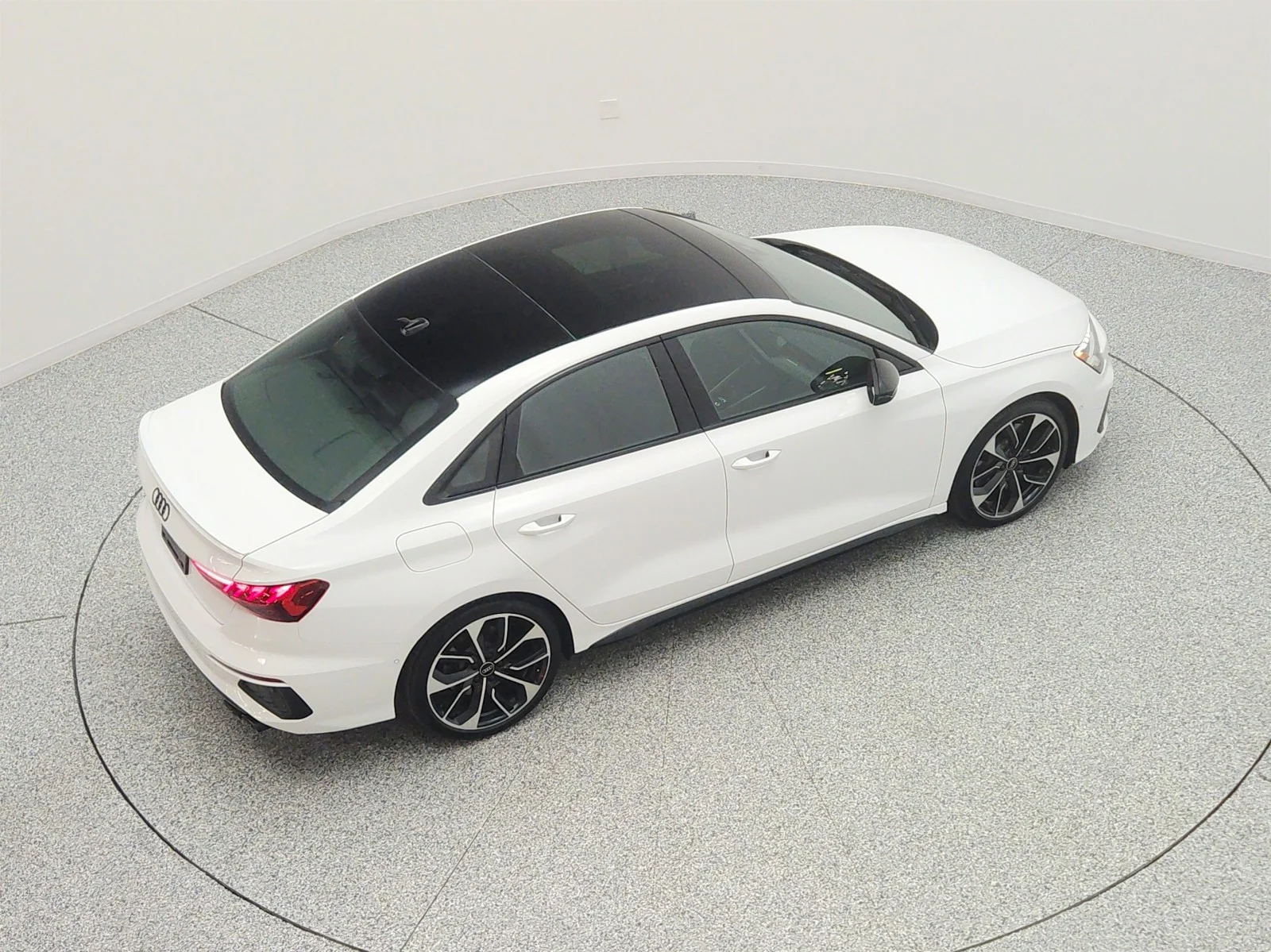 Used 2023 Ibis White Audi Premium 2.0 TFSI quattro image 26