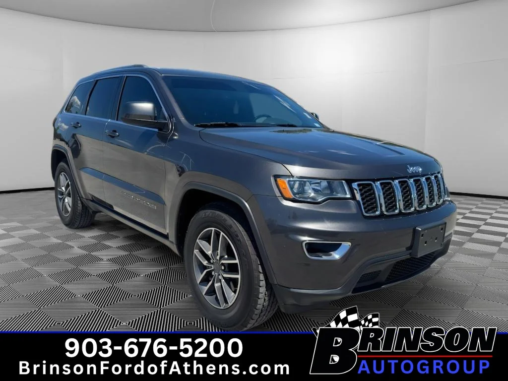 Used 2019 Granite Crystal Clearcoat Metallic Jeep Laredo E image 3