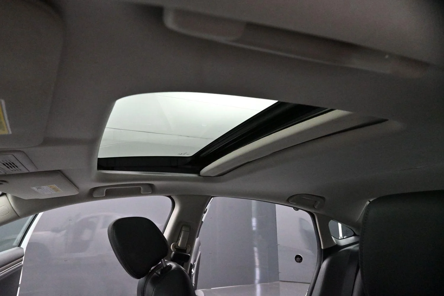 Used 2020 White Honda EX-L image 27