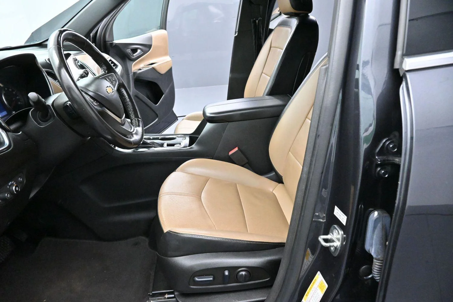 Used 2022 Iron Gray Metallic Chevrolet Premier image 15