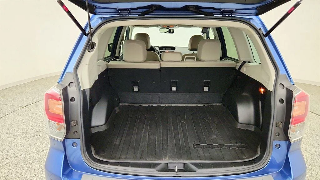 Used 2017 Quartz Blue Pearl Subaru 2.5i Limited CVT w/ Popular Package #2 & Blind Spot Detection image 21