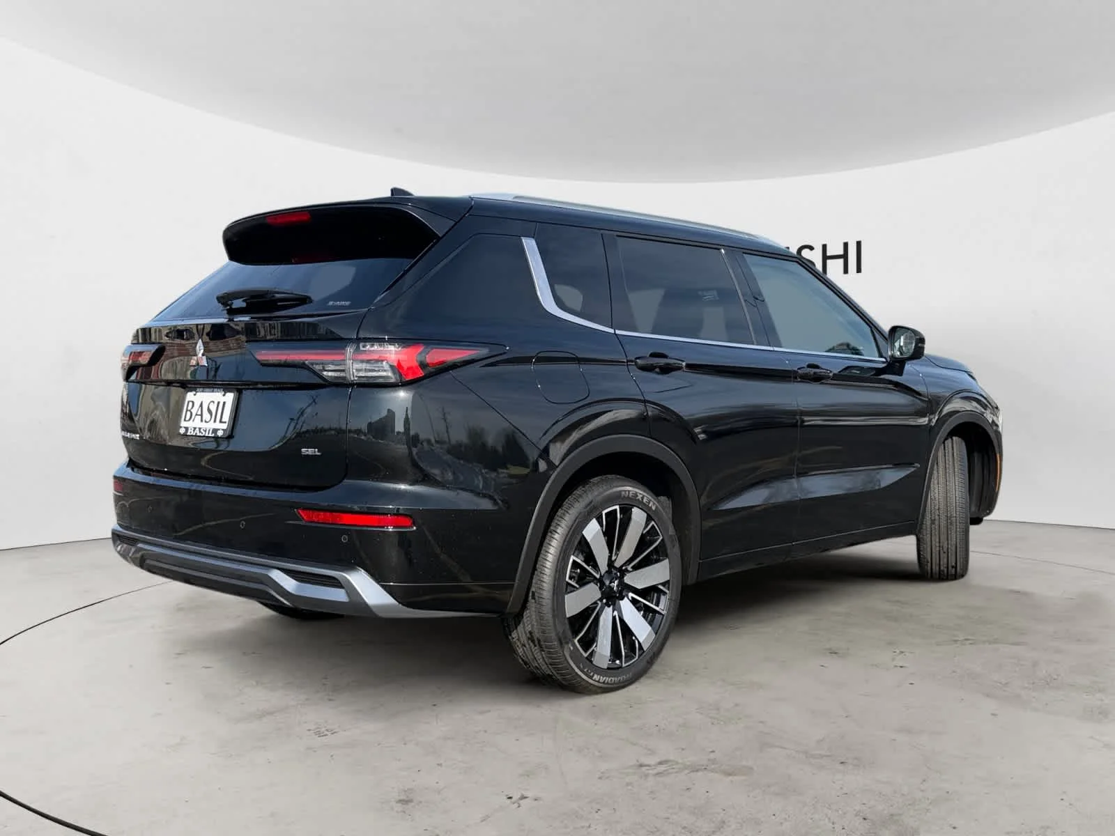 New 2026 Black Diamond Mitsubishi SEL image 5