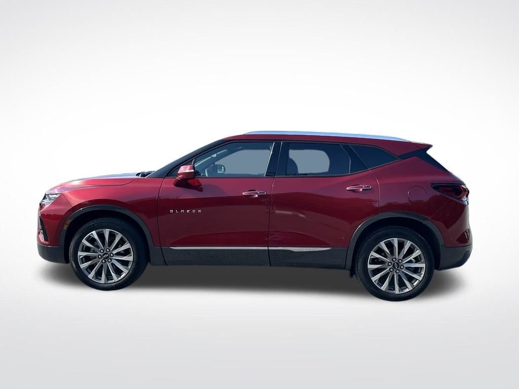 Used 2022 Red Chevrolet Premier image 3
