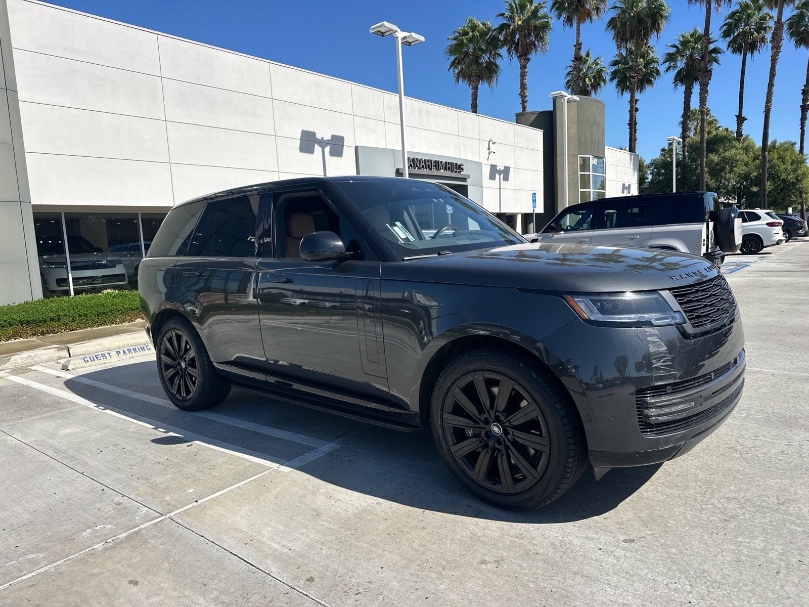 Used 2025 Carpathian Grey Prem Met Land Rover SE image 2