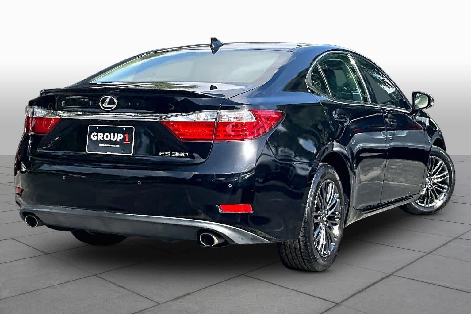 Used 2015 Obsidian Lexus  image 13