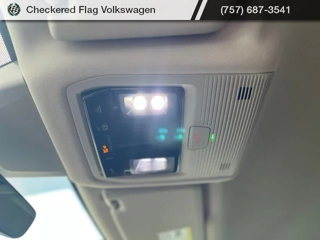 Used 2025 Pure White Volkswagen 2.0T SE w/Technology image 18