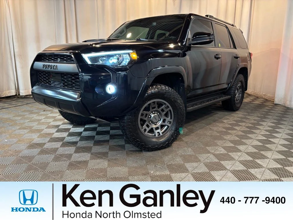 Used 2020 Midnight Black Metallic Toyota Venture image 1