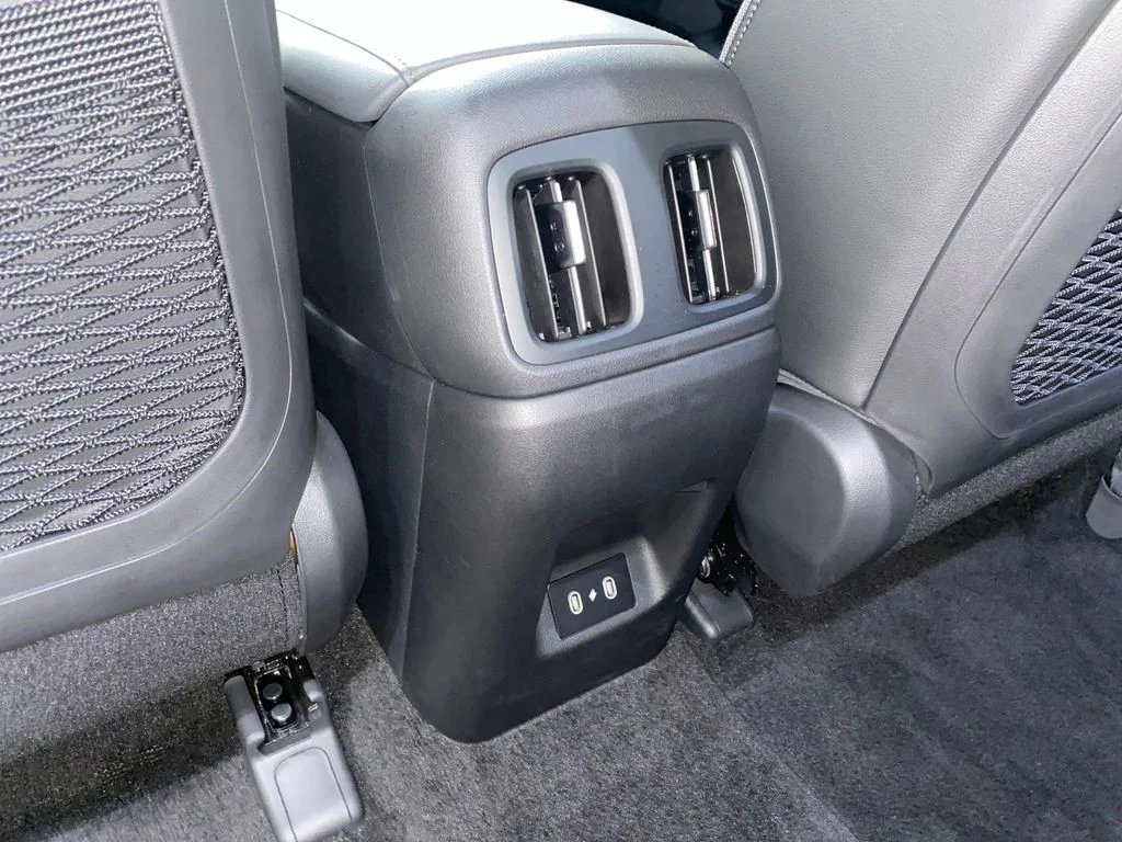 Used 2026 Green Hyundai Limited image 15