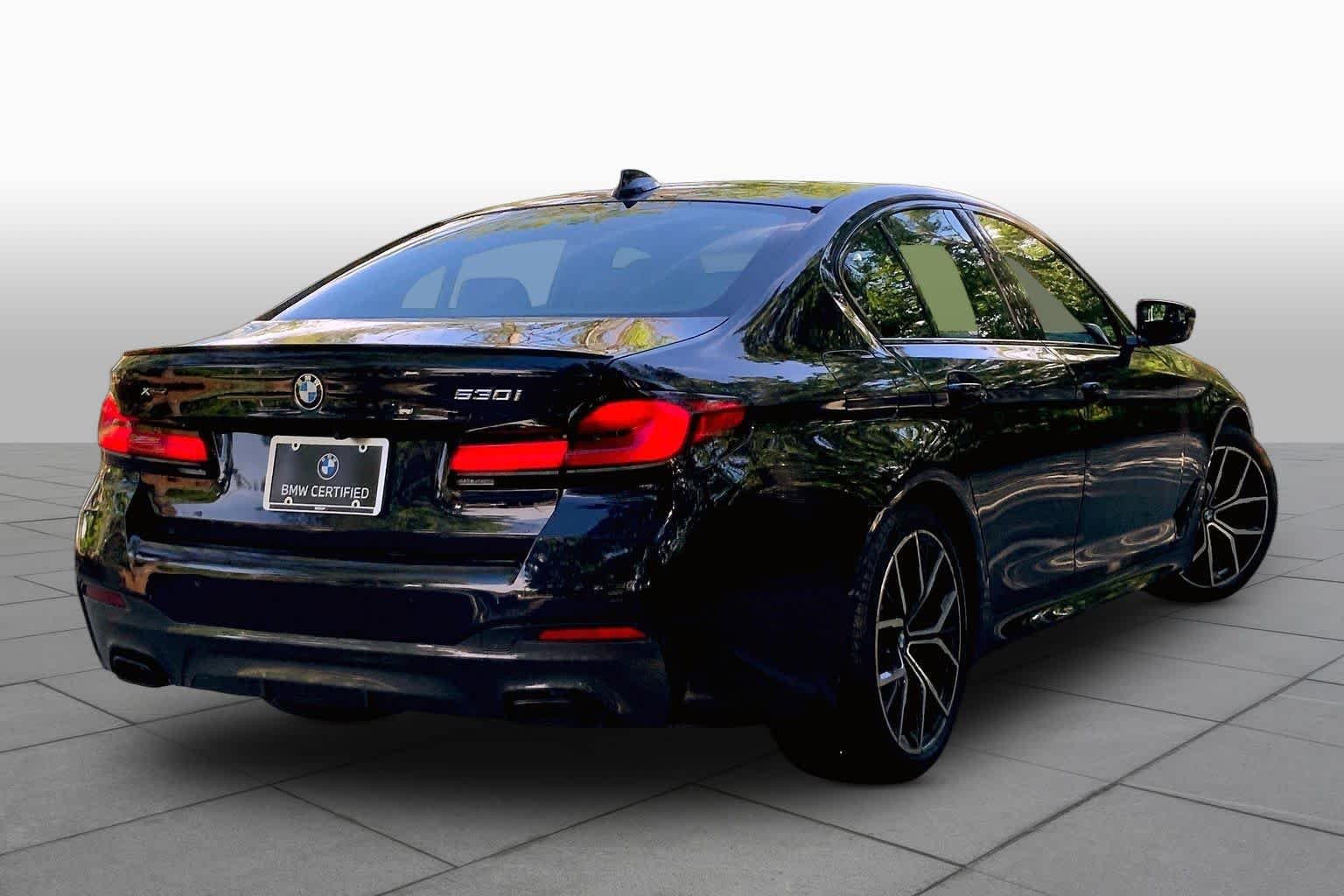 Used 2023 Carbon Black Metallic BMW 530i xDrive image 12