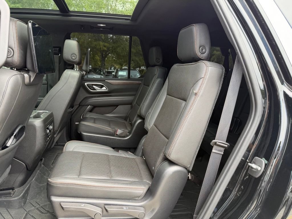 Used 2021 Black Chevrolet High Country image 9