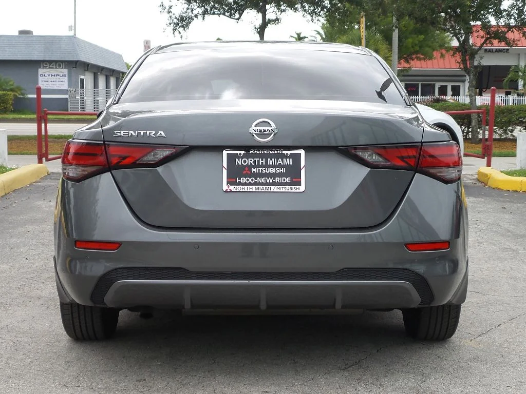 Used 2020 Gray Nissan S image 9