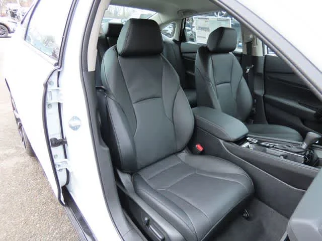 New 2026 Platinum White Pearl Honda Touring image 18