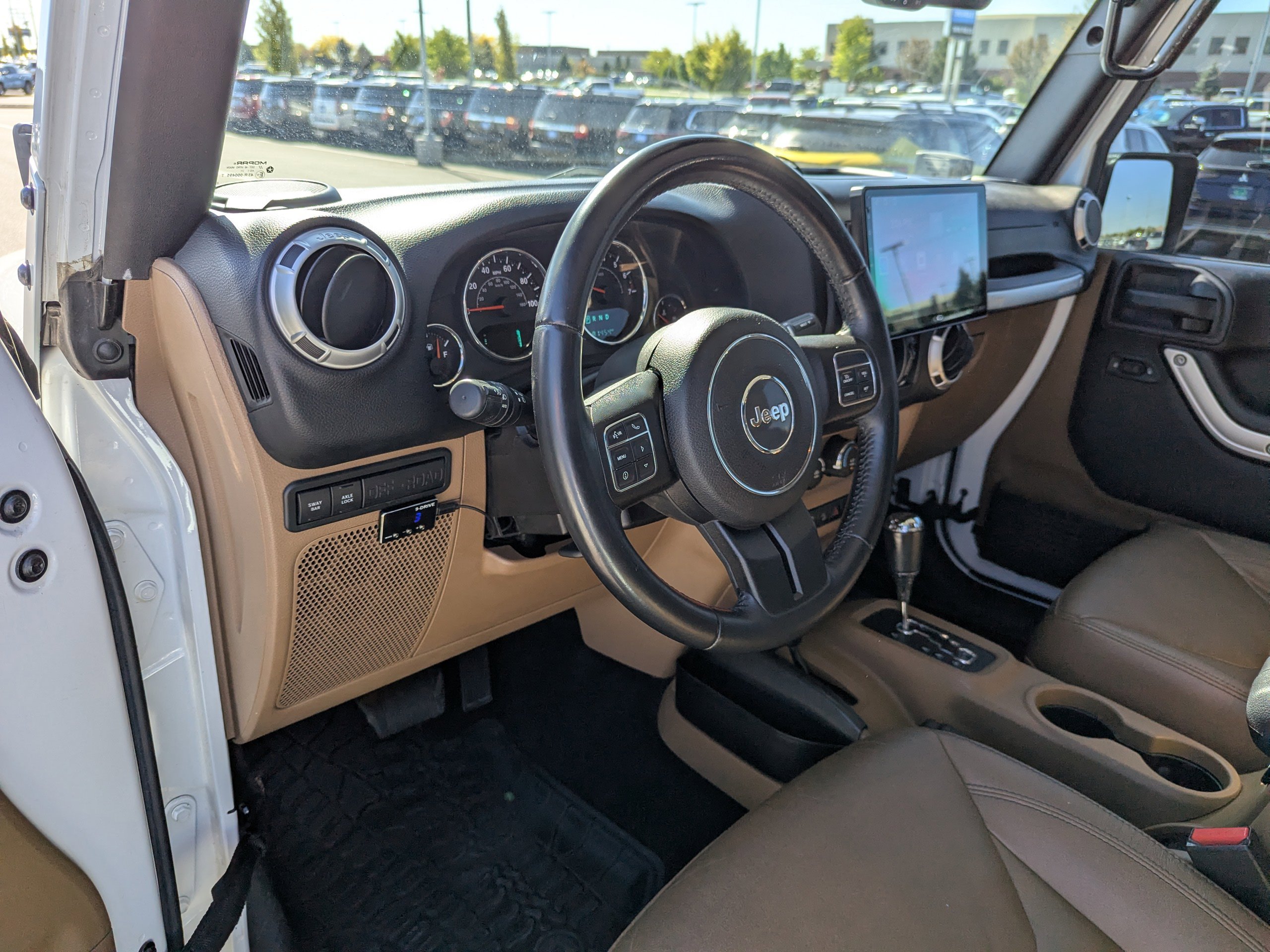 Used 2016 White Jeep Rubicon image 12