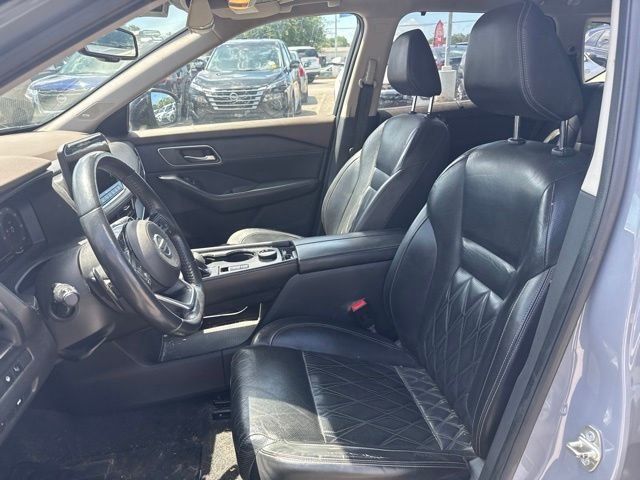 Used 2021 Gray Nissan Platinum image 28