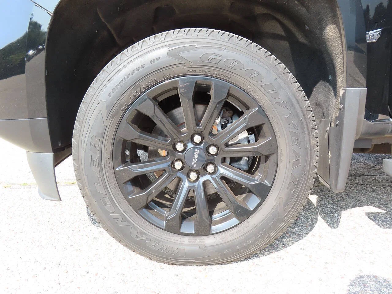 Used 2021 Onyx Black GMC Elevation 4x4 4dr Crew Cab 5 ft. SB image 22