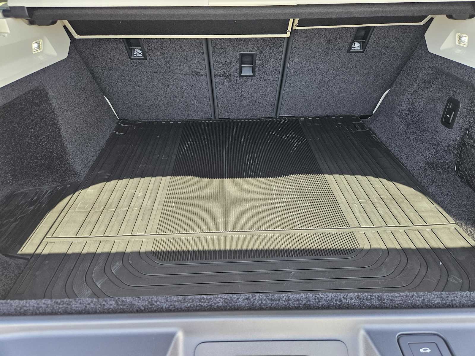 New 2026 Varesine Blue LAND ROVER SE image 31