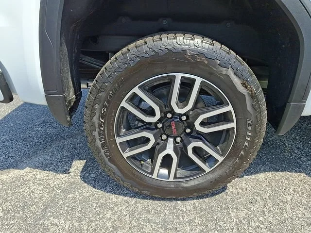 New 2026 Summit White GMC AT4 image 9
